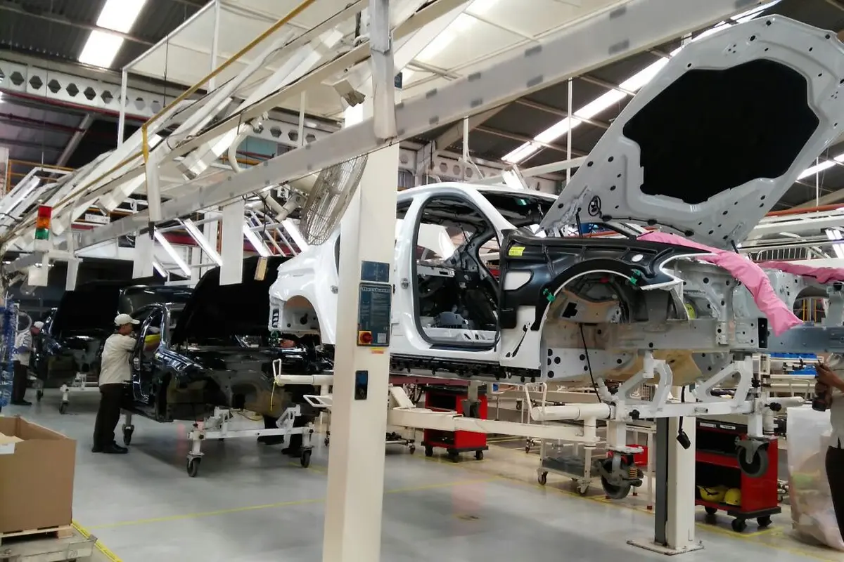 Perakitan BMW Seri 5.