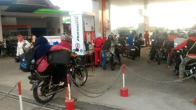 SPBU di Jalur Tengah Jawa Tengah ruas Ajibarang, Banyumas. (Liputan6.com/Muhamad Ridlo)