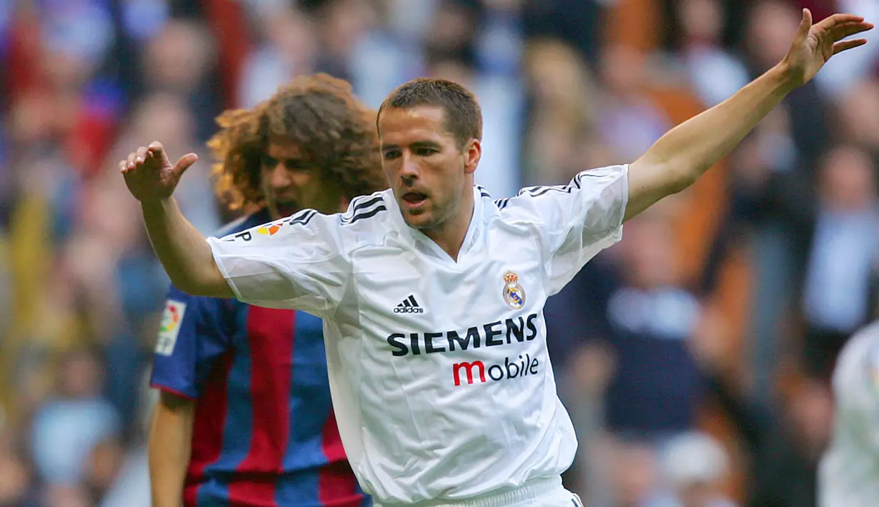 Michael Owen. Eks striker asal Inggris yang kini berusia 42 tahun dan telah pensiun bersama Soke City pada Juli 2013 ini pernah berseragam Liverpool selama 8 musim, mulai 1996/1997 hingga 1998/1999 usai dipromosikan dari Liverpool U-18. Sementara Real Madrid diperkuatnya hanya 1 musim usai meninggalkan Liverpool pada 2004/2005. Bersama Liverpool ia total tampil dalam 296 laga dengan torehan 157 gol dan 49 assist. Sementara bersama Real Madrid ia total tampil dalam 45 laga dengan torehan 16 gol dan 4 assist. (AFP/Pierre-Philippe Marcou)