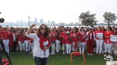 Sejumlah WNI saat mengelar aksi dukung Ahok di Sir James Mitchell Park, South Perth, Australia (13/5). Aksi dukung Ahok ini dihadiri kurang lebih 1000 orang. (Foto Monique Arianto Diaspora Indonesia)