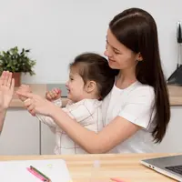 Mendidik anak memiliki rasa empati yang tinggi terhadap orang lain. (Foto: Freepik)