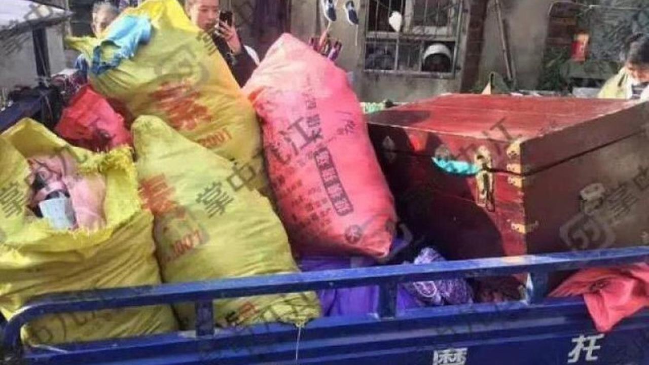 Polisi Menyita Celanda Dalam Wanita Hasil Curian