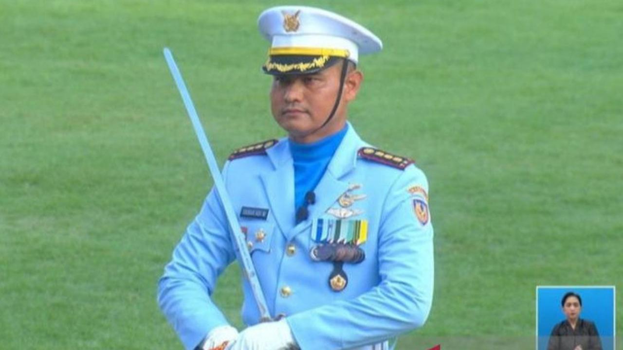 Profil Singkat Kolonel Pnb Sunar Adi, Komandan Upacara Penurunan Bendera di Istana
