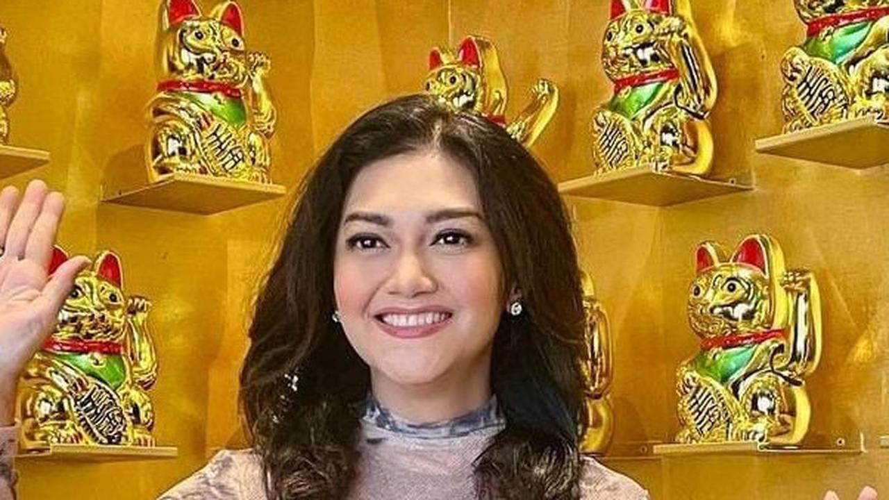 Senyum Cantik, Bella Saphira Sedang Ngopi Jadi Sorotan, Netizen Sebut 'Kopinya Pasti Pahit, Karena Manisnya Ada di Mbak