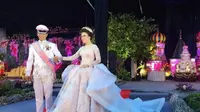 Gaun pernikahan rancangan desainer Indonesia ini mendapatkan lebih dari ratusan ribu likes di Instagram. (Foto: Instagram/@ivan_gunawan)