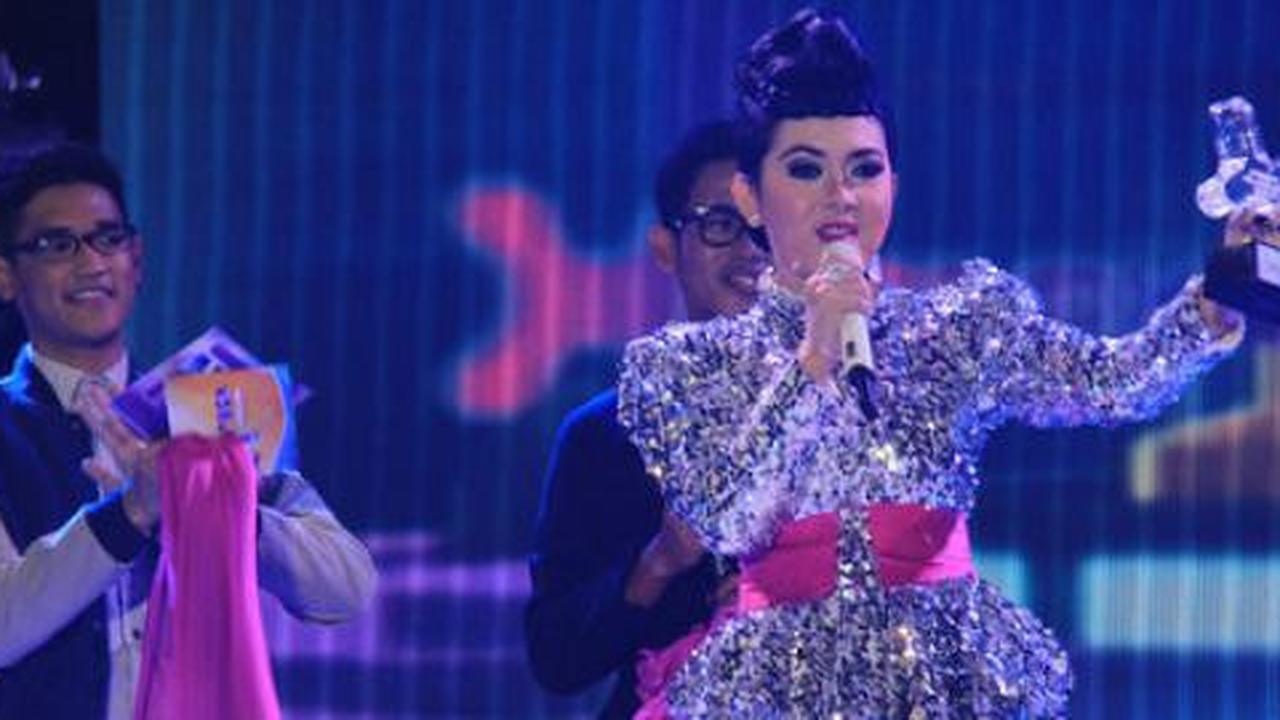 Menangi SCTV Awards, Syahrini kalahkan Agnes lagi