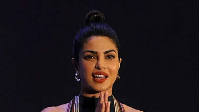 Priyanka Chopra meminta maaf atas foto dirinya yang dianggap merendahkan imigran. (AFP/Bintang.com)