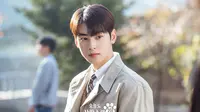Cha Eun Woo Curcol Susahnya Lakoni Kissing Scene di Drakor A Good Day to Be A Dog, Sampai Nyogok Pakai Snack Anjing