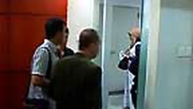 Polisi Geledah Apartemen Novi Amalia