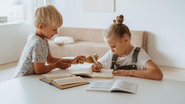 8 Tips Mendidik Anak agar Cerdas dan Kreatif Sejak Dini, Orangtua Wajib Tahu