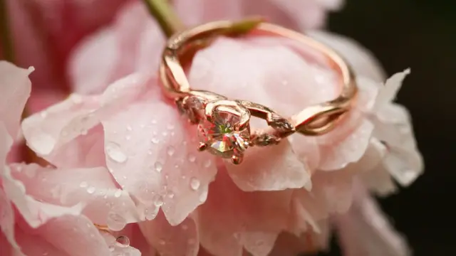 Arti Mimpi Dikasih Cincin Berdasarkan Materialnya