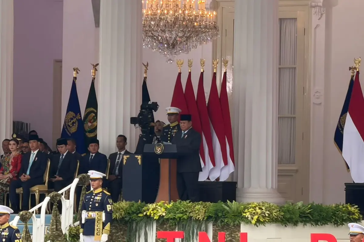 Presiden Prabowo Subianto melantik 1.177 perwira lulusan Angkatan Militer (Akmil) dan Akademi Kepolisian (Akpol).