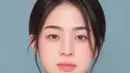 Beda dari biasanya, kali ini dia mengedit wajahnya bak perempuan Korea dengan aplikasi yang sedang trend saat ini. [instagram/jeromepolin]