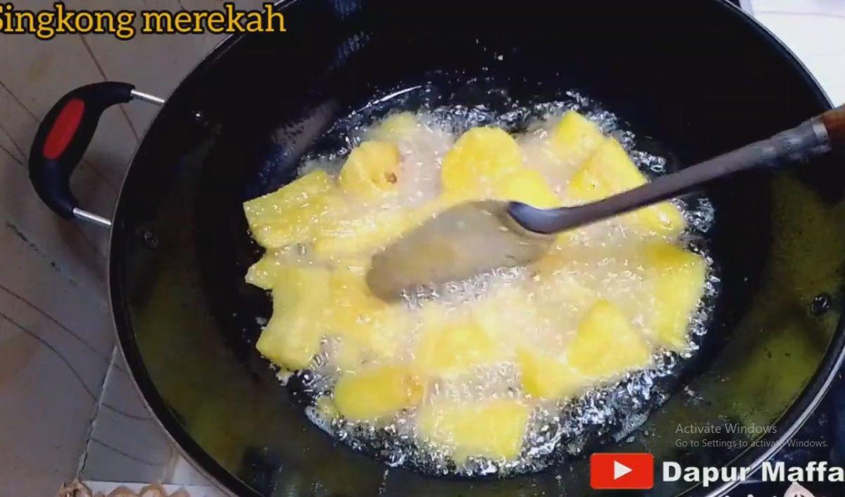 <b>Goreng Singkong&nbsp;</b><br>