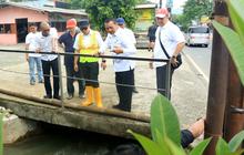 Tinjau Banjir dan Longsor, Pemkot Tangsel Percepat Normalisasi Sungai dan Penambahan Long Storage