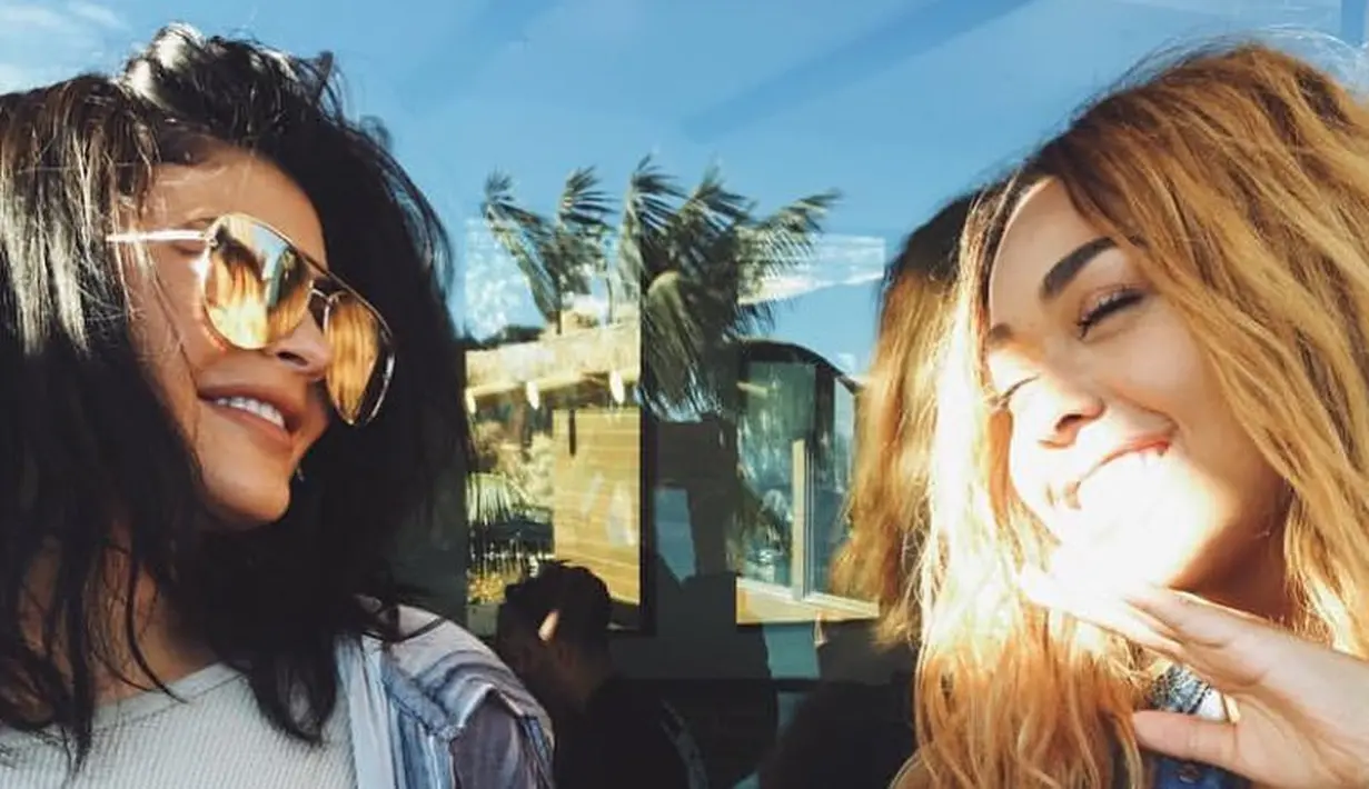 Namun sepertinya Kylie Jenner saat ini tak ingin melihat Kris. Ia hanya ingin ditemani oleh sang ibu, Kris Jenner dan sahabatnya Jordyn Woods. (instagram/jordynwoods)