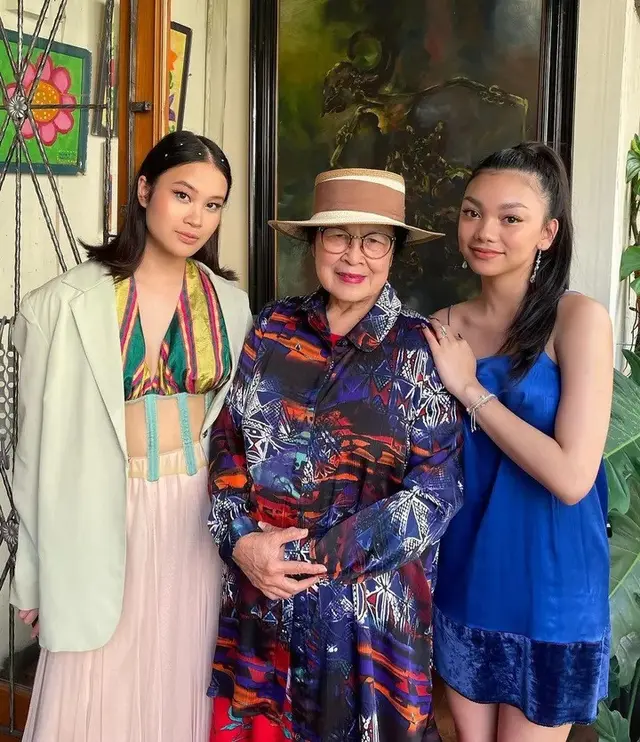 7 Potret Neyia Kameron, cewek viral mesra bareng Jefri Nichol