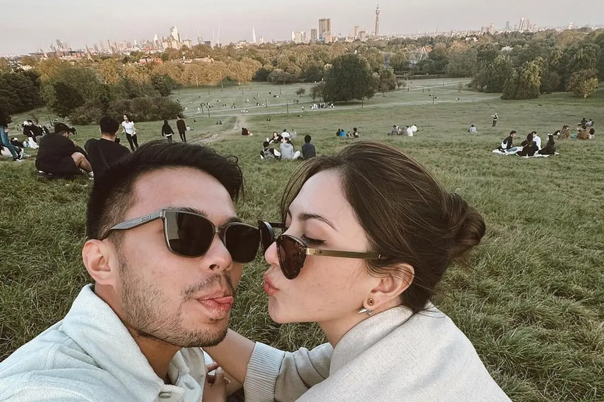 6 OOTD Jessica Mila Saat Honeymoon di London, Disebut Makin Cantik dengan Vibes Nyonya Hasibuan