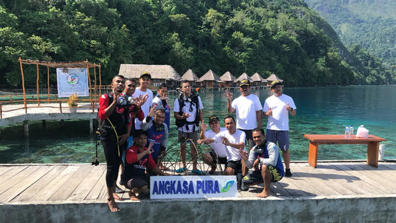 Angkasa Pura I Lakukan Transplantasi Terumbu Karang di Pantai Ora