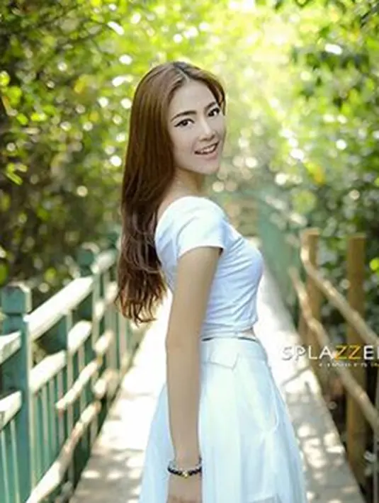 Rere pun mengaku Charly sudah memberi tahu kepada sang istri tentang hal itu. Wajar saja jika Rere kaget mengetahui penilaian Regina terhadap dirinya setelahnya. (Via Twitter/@Rereregina05)