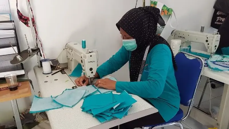 UKM Cirebon Produksi Masker Penuhi Kebutuhan Masyarakat Imbas Covid-19