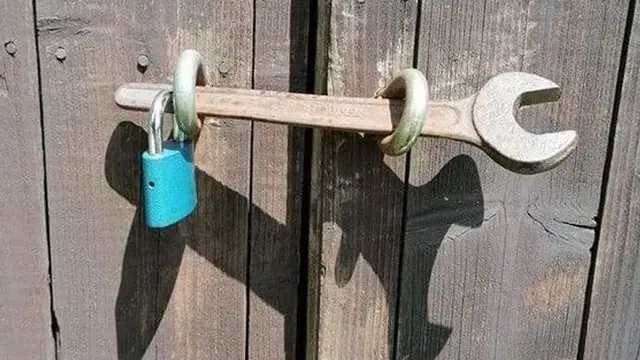 7 Potret Life Hack Permudah Perbaiki Barang Rusak di Rumah Ini Kocak
