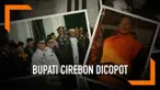 Terdakwa suap jual-beli jabatan di Kabupaten Cirebon, Sunjaya Purwadisastra dilantik Gubernur Jawa Barat Ridwan Kamil sebagai Bupati Cirebon periode 2019 - 2024. Beberapa menit kemudian, Sunjaya diberhentikan sementara.