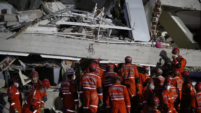 Turki Diguncang Gempa Bumi, Ratusan Orang Terluka