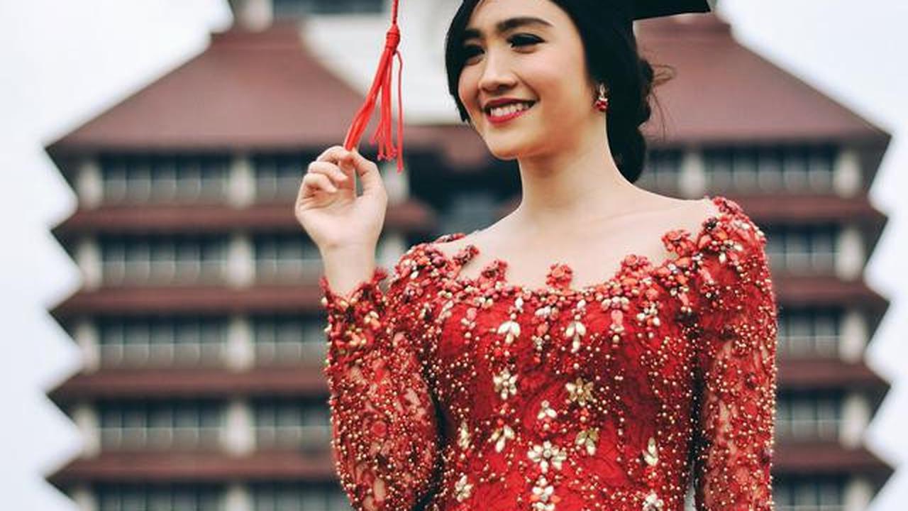 15 Artis Wanita Populer Ini Ternyata Lulusan UI, Cantik dan Pintar Sekaligus
