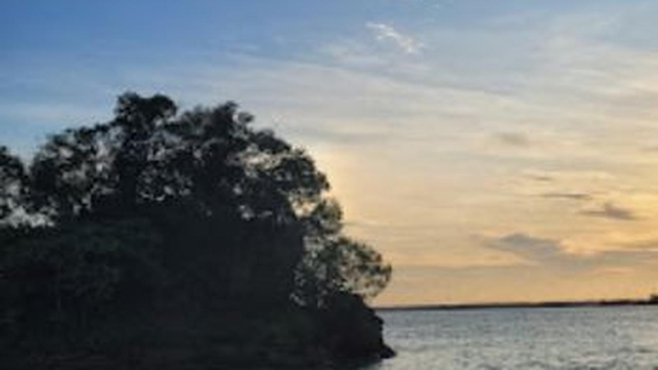 2. Pantai Melawai<br>