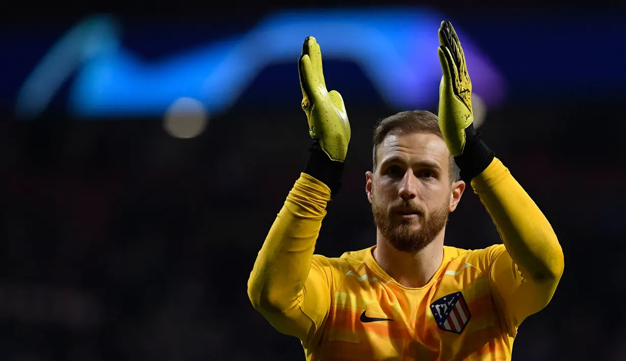 Jan Oblak merupakan penjaga gawang andalan Atletico Madrid. Ia mampu tampil konsisten sejak datang ke klub yang berjuluk Los Rojiblancos pada tahun 2014. Nilai pasarnya saat ini tercatat sebesar 70 juta euro. (AFP/Oscar Del Pozo)