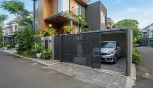12 Ide Pintu Pagar Geser untuk Rumah dengan Carport Sempit, Bikin Area Masuk Lebih Lega
