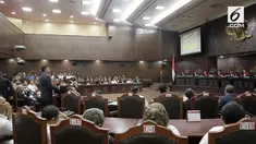 Pemerintah diwakili Mendagri dan Menkumham beri keterangan di Mahkamah Konstitusi terkait uji materi Perppu Ormas yang digugat HTI.