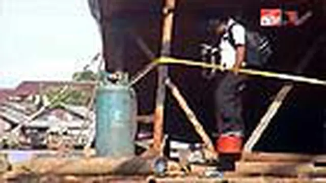 Seorang tewas dalam ledakan tabung gas di perusahaan galangan kapal di Banjarmasin, Kalsel, bernama Ogi, warga Jalan Antasan Bondan berusia 37 tahun. 