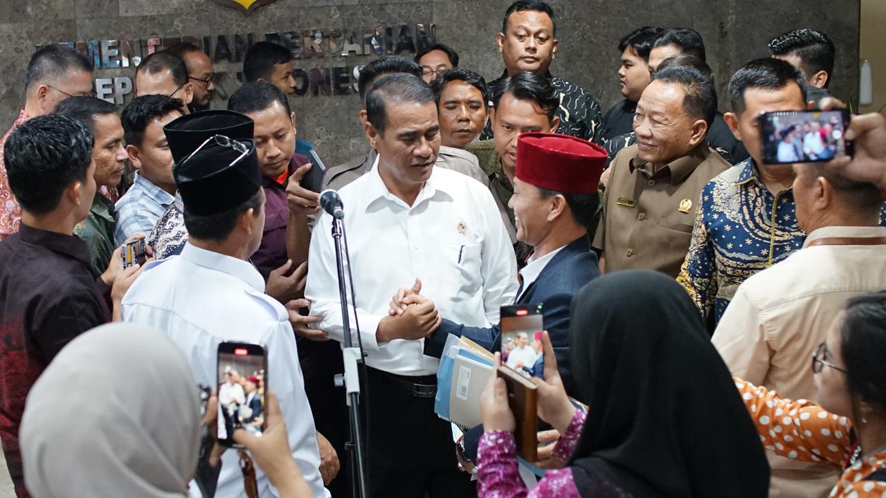Selesaikan Konflik Petani Singkong, Mentan Amran Tetapkan Harga dan Larang Impor