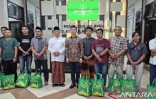 Konjen Tiongkok Surabaya Salurkan Paket Ramadhan, Pererat Persahabatan dengan Ormas Islam Jatim