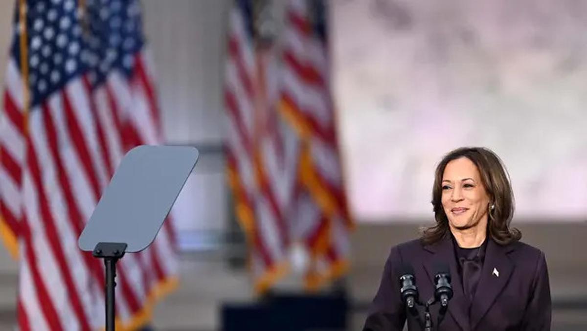 Tampil Perdana Usai Pilpres AS 2024, Kamala Harris Akui Kemenangan Donald Trump