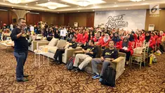 Kepala Kantor Wilayah Dirjen Pajak Jakarta Barat Budi Susanto memberikan sosialisasi tentang Pajak Bertutur kepada 400 siswa dari 4 kampus di Jakarta, Jumat (11/8). (Liputan6.com/Johan Tallo)