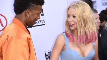 Iggy Azalea Bakar Baju Mahal Nick Young Usai Skandal Perselingkuhan News Entertainment Fimela Com