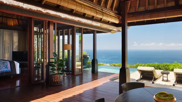 Bvlgari Resort Bali, yang terletak di puncak tebing Pecatu dengan pemandangan laut lepas, menghadirkan pengalaman eksklusif untuk merayakan Nyepi (Dok: Bvlgari Resort Bali)