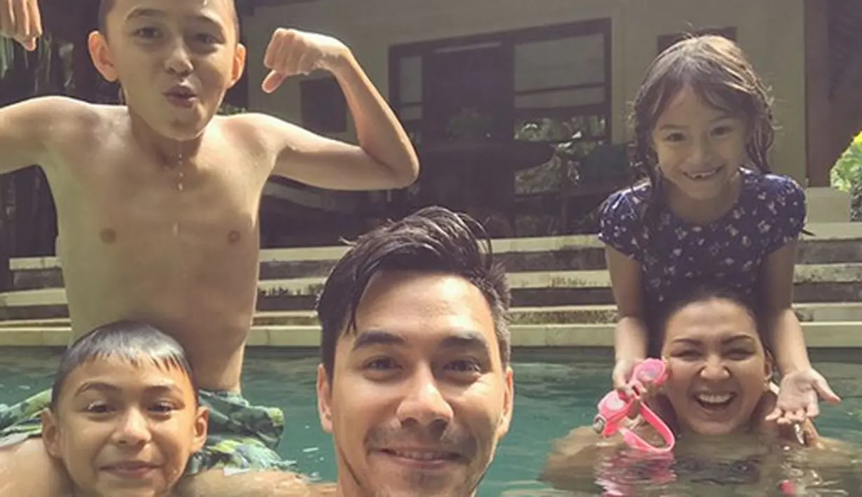 Donna Agnesia dan Darius Sinathrya