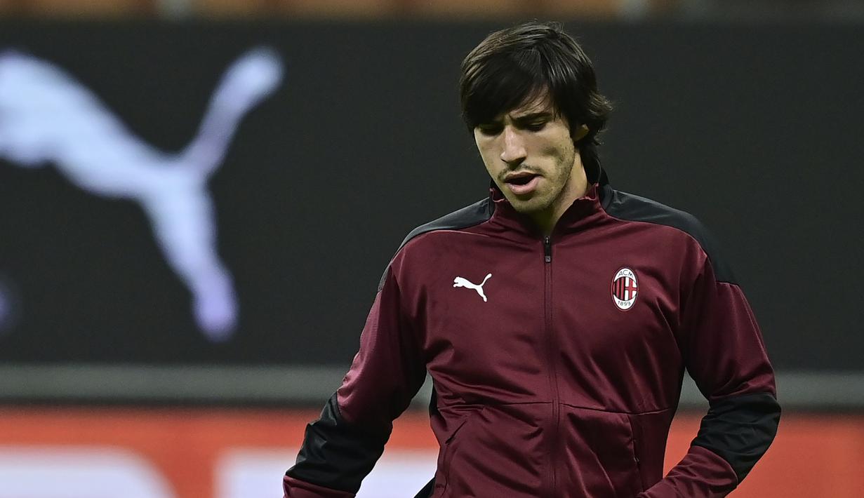 19. Sandro Tonali (Brescia) - Gelandang bertahan 20 tahun ini tampil mengesankan bersama Brescia pada musim lalu. Pada musim ini Sandro Tonali bergabung dengan AC Milan dengan status pemain pijaman. (AFP/Miguel Medina)