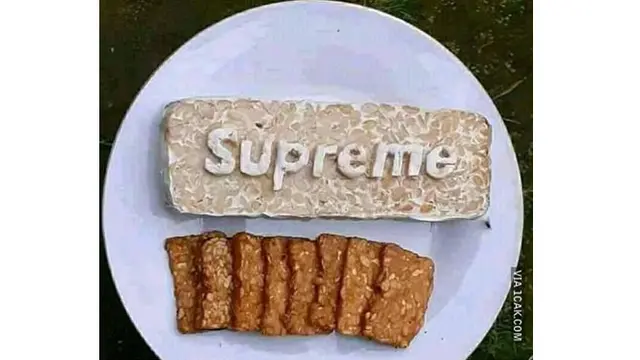 6 Cara Nyeleneh Makan Tempe Ini Bikin Geleng Kepala