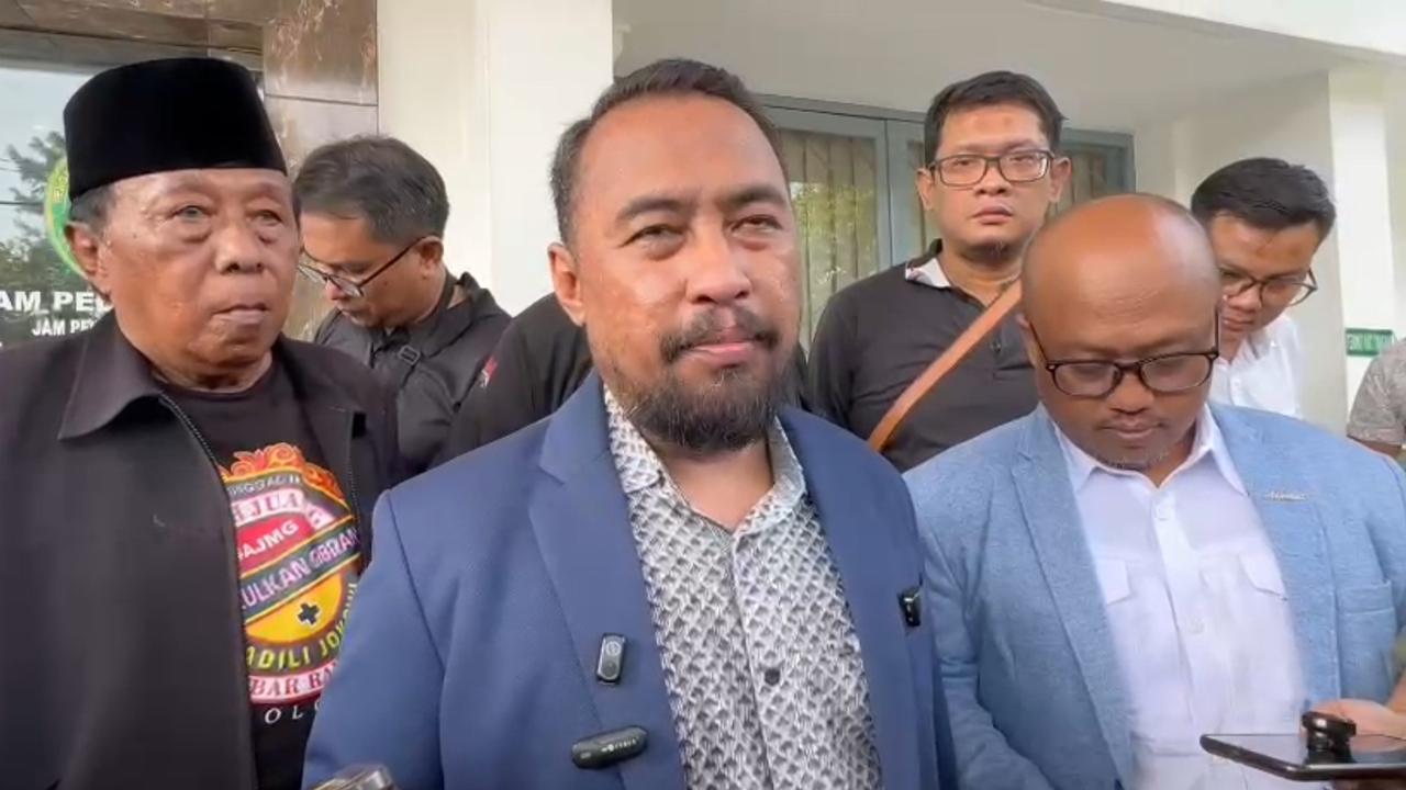 Pantang Menyerah, Kubu Alumni UGM Siapkan Banding usai PN Solo Tolak Gugatan CLS soal Ijazah Jokowi