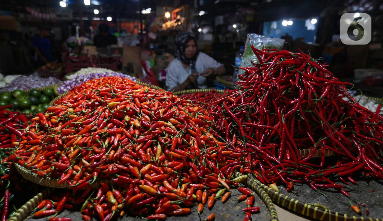 Harga cabai rawit merah naik Rp1.410 menjadi Rp83.960 per kilogram. (Liputan6.com/Angga Yuniar)