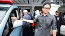 Musisi Addie MS usai melayat almarhum RMH Heroe Siswanto NS atau dikenal Sys NS di rumah duka, Jakarta, Selasa (23/1). Sys NS wafat diusia 61 tahun akibat serangan jantung. (Liputan6.com/Helmi Fithriansyah)
