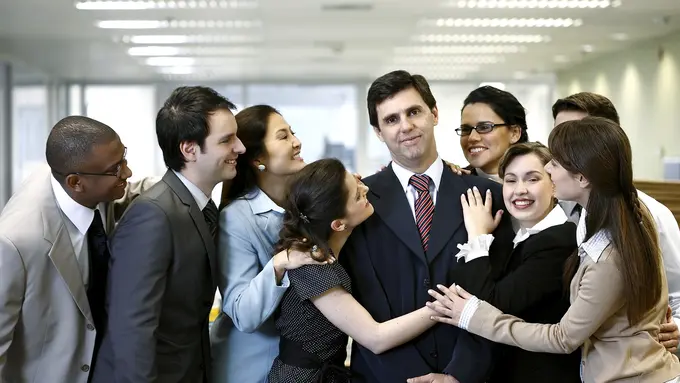 Tak Hanya Memerintah, 3 Hal Ini Juga Dilakukan Bos yang Baik