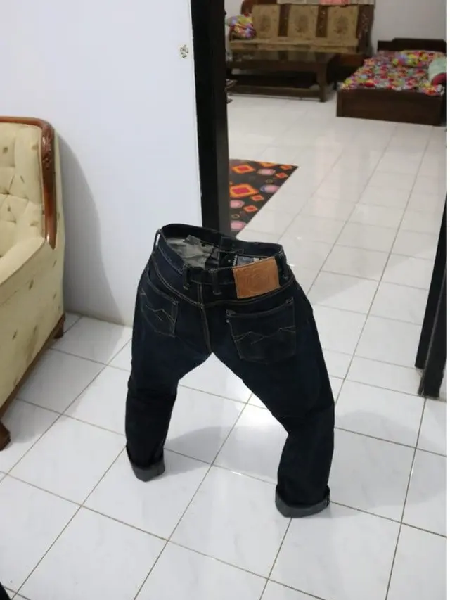Potret Celana 'Jin' Ini Bikin Senyum Senyum