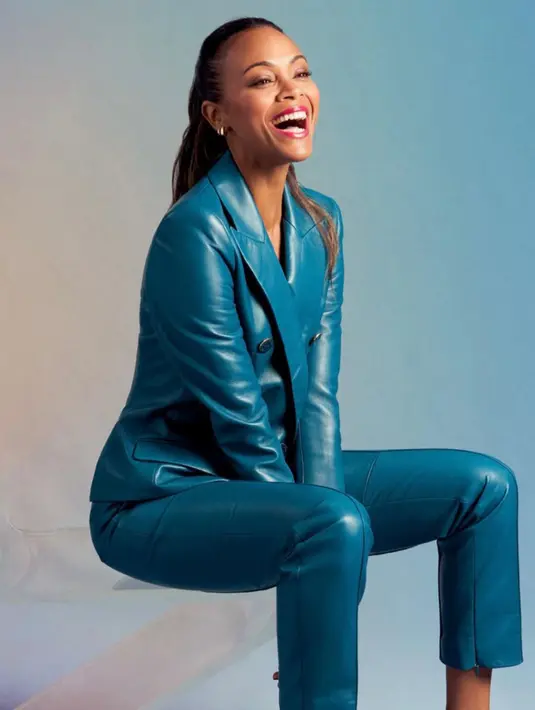 Zoe akan kembali menyapa penonton setia film Avatar lewat sekuelnya Avatar 2: The Way of Water. Film Avatar 2 kembali hadir setelah 13 tahun penantian. (Instagram/@zoesaldana)