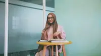 Tutorial Hijab dengan Kacamata (Hijup)